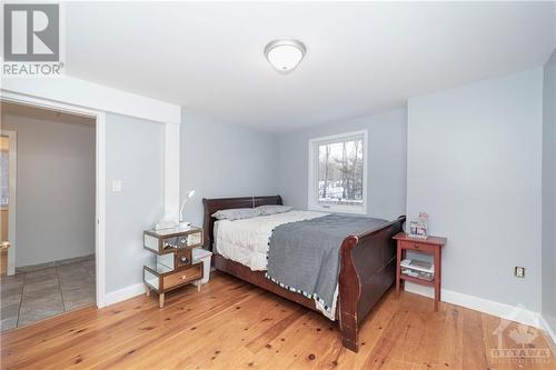 1018 Bayview Drive, Ottawa, ON - Indoor Photo Showing Bedroom