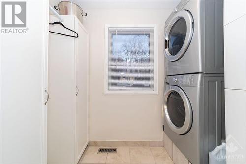 1018 Bayview Drive, Ottawa, ON - Indoor Photo Showing Laundry Room