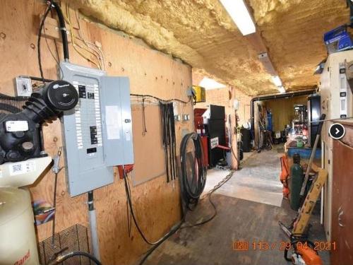 5244 Genier Lake Road, Barriere, BC - Indoor Photo Showing Garage