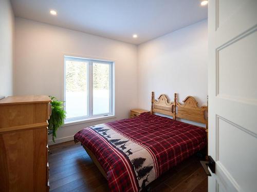 Chambre Ã  coucher principale - 8 Ch. Hervey, Saint-Donat, QC - Indoor Photo Showing Bedroom