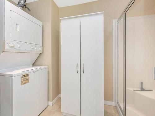 2548 Kinnoull Cres, Mill Bay, BC - Indoor Photo Showing Laundry Room