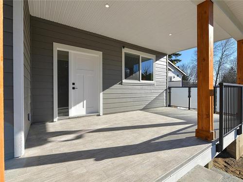 331 Pine St, Nanaimo, BC - Outdoor With Deck Patio Veranda With Exterior