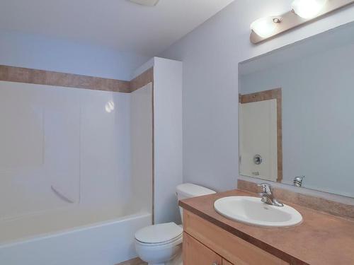 113-2120 Shannon Ridge Drive, West Kelowna, BC - Indoor Photo Showing Bathroom