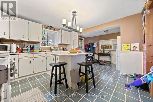 117 Bridge Street W, Belleville, ON - Indoor Photo Showing Kitchen