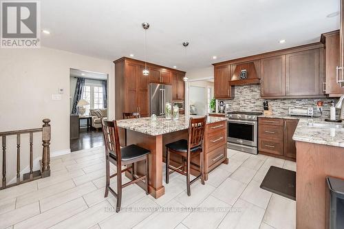 44 Ridgewood Cres, Cambridge, ON - Indoor Photo Showing Kitchen With Upgraded Kitchen