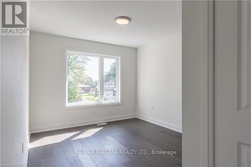 78 Knoll Street, Port Colborne, ON - Indoor Photo Showing Other Room