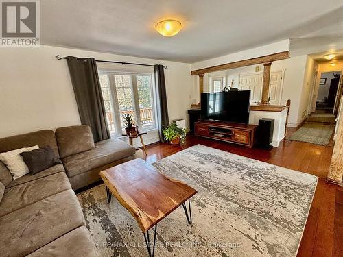 1057 Base Line Rd, Kawartha Lakes, ON - Indoor Photo Showing Other Room