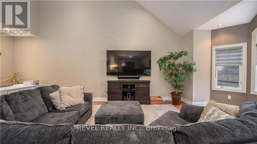 #12 -60 Dufferin Ave, Brantford, ON - Indoor Photo Showing Living Room