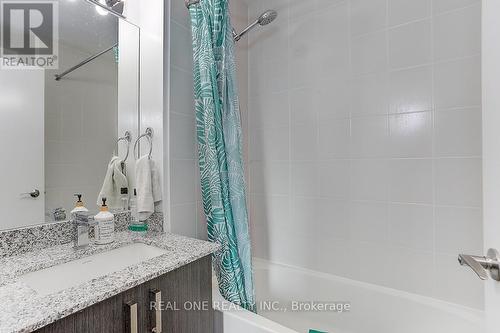 2104 - 2910 Highway 7 Road W, Vaughan, ON - Indoor Photo Showing Bathroom