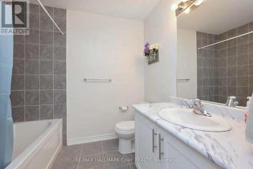 100 Knight St, New Tecumseth, ON - Indoor Photo Showing Bathroom