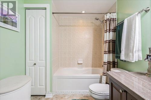 #311 -39 Ferndale Dr S, Barrie, ON - Indoor Photo Showing Bathroom