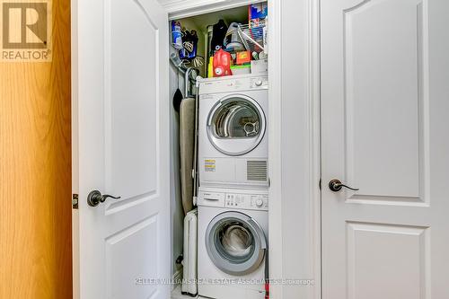 406 - 2 Edith Drive, Toronto, ON - Indoor Photo Showing Laundry Room