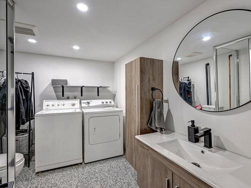 Salle de bains - 9637 Boul. De St-Canut, Mirabel, QC - Indoor Photo Showing Laundry Room