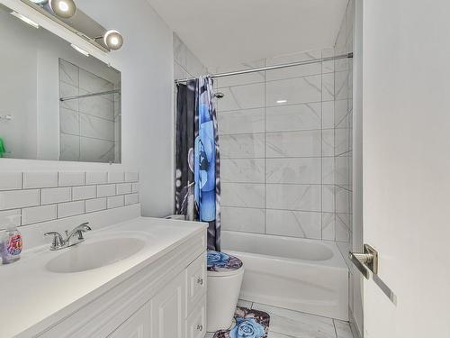 Bathroom - 175  - 177 Rue Mcvey, Montréal (Lasalle), QC - Indoor Photo Showing Bathroom