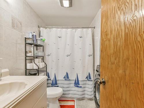 Bathroom - 175  - 177 Rue Mcvey, Montréal (Lasalle), QC - Indoor Photo Showing Bathroom