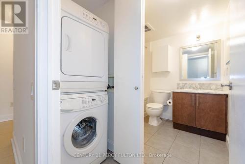 706 - 2191 Yonge Street, Toronto, ON - Indoor Photo Showing Laundry Room