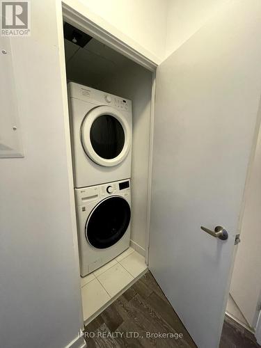 #924 -1190 Dundas St E, Toronto, ON - Indoor Photo Showing Laundry Room