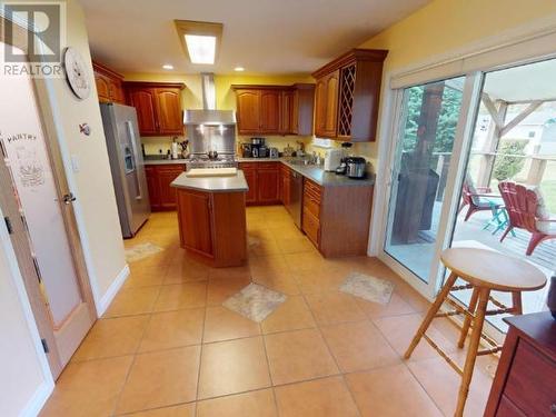 4827 Balsam Street, Texada Island, BC - Indoor Photo Showing Kitchen