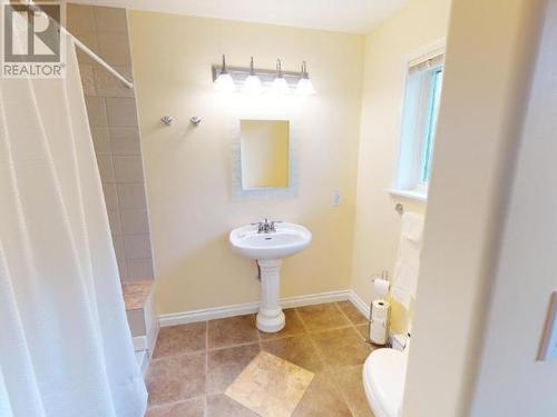 4827 Balsam Street, Texada Island, BC - Indoor Photo Showing Bathroom