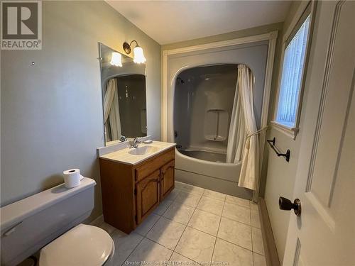 42 Lasalle, Moncton, NB - Indoor Photo Showing Bathroom