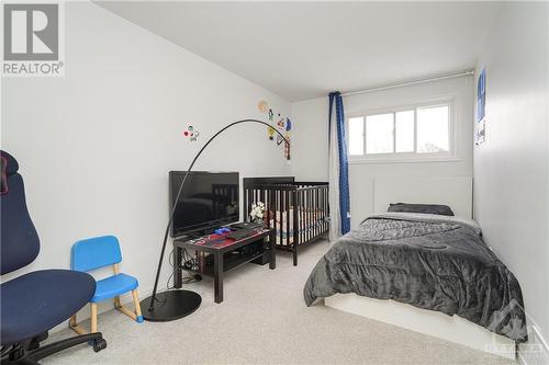 76 Greenboro Crescent, Ottawa, ON - Indoor Photo Showing Bedroom
