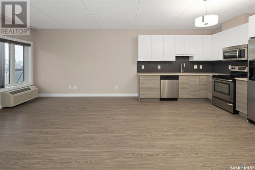 712 550 4Th Avenue N, Saskatoon, SK - Indoor Photo Showing Kitchen With Stainless Steel Kitchen