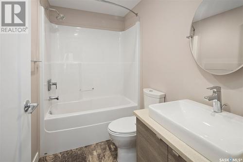712 550 4Th Avenue N, Saskatoon, SK - Indoor Photo Showing Bathroom