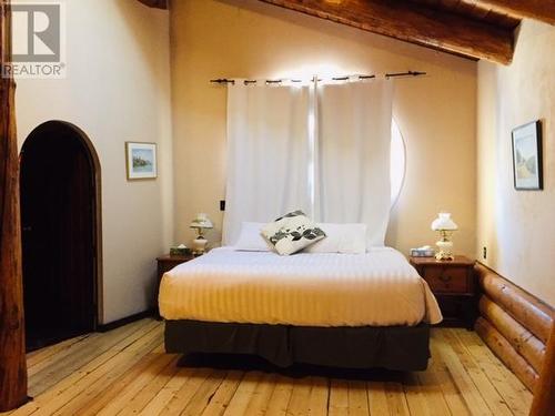 4096 Toby Creek  Road, Invermere, BC - Indoor Photo Showing Bedroom