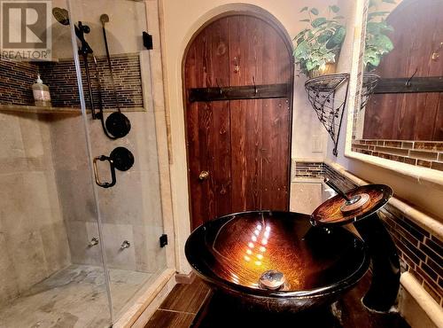 4096 Toby Creek  Road, Invermere, BC - Indoor Photo Showing Bathroom