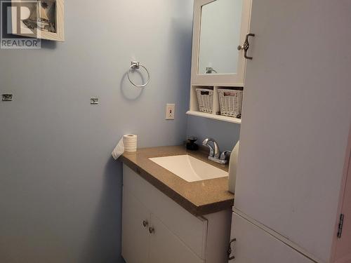68-4965 Pine Acres Rd, Chase, BC - Indoor Photo Showing Bathroom
