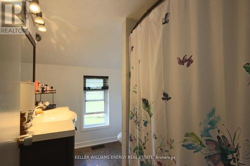 2426 County 48 Rd, Kawartha Lakes, ON - Indoor Photo Showing Bathroom
