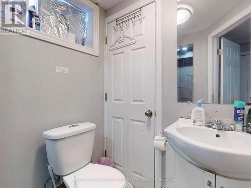424 West 5Th St, Hamilton, ON - Indoor Photo Showing Bathroom