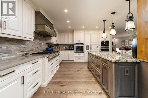496 Metler Road, Pelham, ON - Indoor Photo Showing Kitchen With Upgraded Kitchen