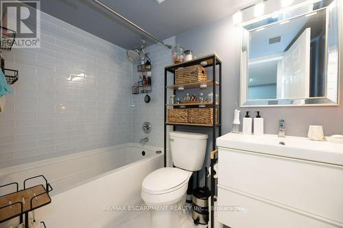 #209 -2391 Central Park Dr, Oakville, ON - Indoor Photo Showing Bathroom