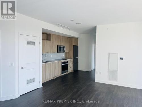 #1206 -120 Eagle Rock Way, Vaughan, ON - Indoor Photo Showing Other Room