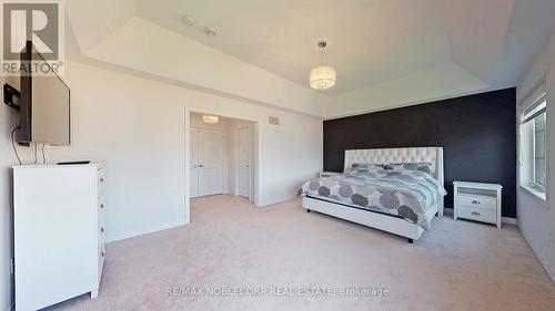 1627 Angus St, Innisfil, ON - Indoor Photo Showing Bedroom