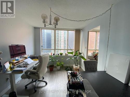 #1204 -633 Bay St, Toronto, ON - Indoor Photo Showing Office