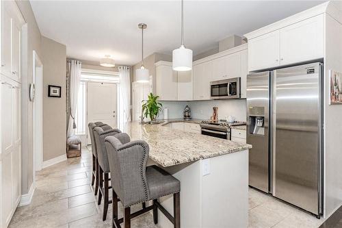 6186 Dorchester Road|Unit #102, Niagara Falls, ON - Indoor Photo Showing Kitchen With Upgraded Kitchen