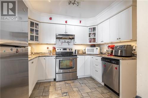 1345 Pembroke Street W, Pembroke, ON - Indoor Photo Showing Kitchen