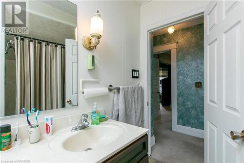 1095 2Nd Avenue W, Owen Sound, ON - Indoor Photo Showing Bathroom