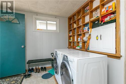 1095 2Nd Avenue W, Owen Sound, ON - Indoor Photo Showing Laundry Room