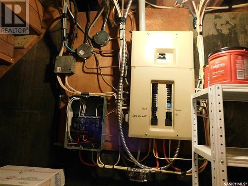 316 Centre Street, Coronach, SK - Indoor Photo Showing Basement