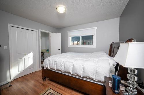 628 18Th Avenue S, Cranbrook, BC - Indoor Photo Showing Bedroom