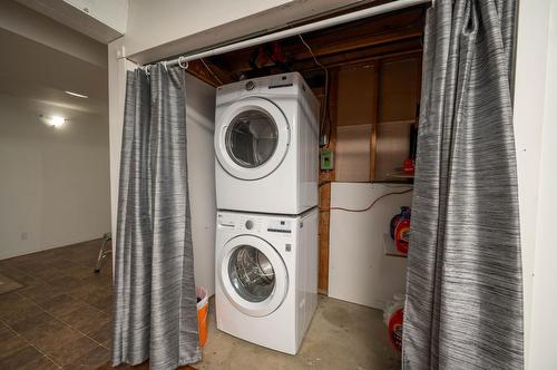 628 18Th Avenue S, Cranbrook, BC - Indoor Photo Showing Laundry Room