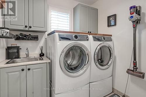 2424 Raymore Dr, Burlington, ON - Indoor Photo Showing Laundry Room