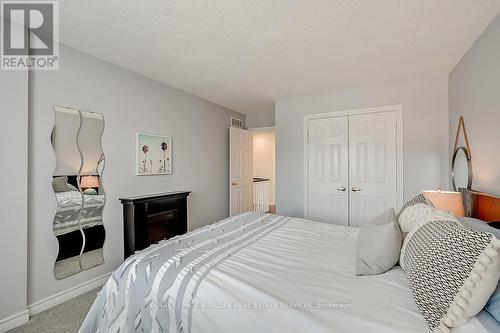 2424 Raymore Dr, Burlington, ON - Indoor Photo Showing Bedroom