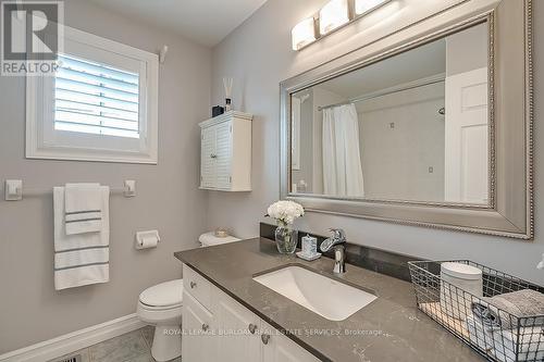 2424 Raymore Dr, Burlington, ON - Indoor Photo Showing Bathroom
