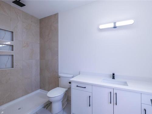 215 Fleming Pl, Nanaimo, BC - Indoor Photo Showing Bathroom