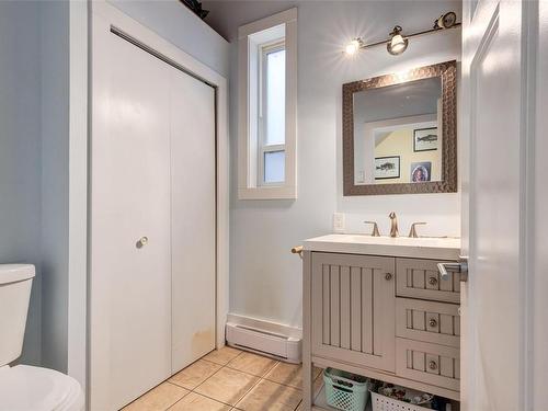 A-289 Boardwalk Ave, Ucluelet, BC - Indoor Photo Showing Bathroom
