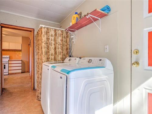 454 Howard Ave, Duncan, BC - Indoor Photo Showing Laundry Room